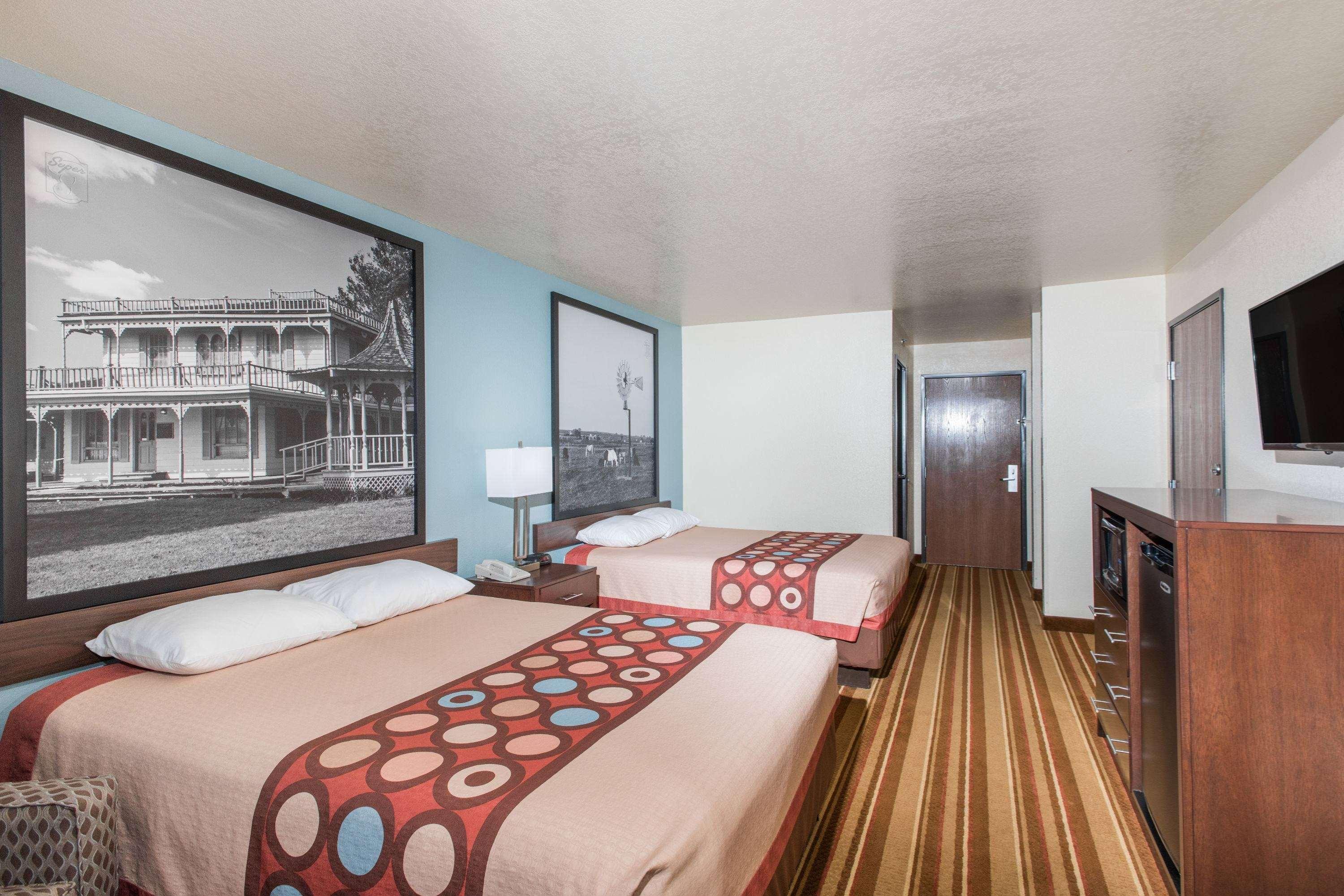 Super 8 By Wyndham Claremore Ok Екстериор снимка