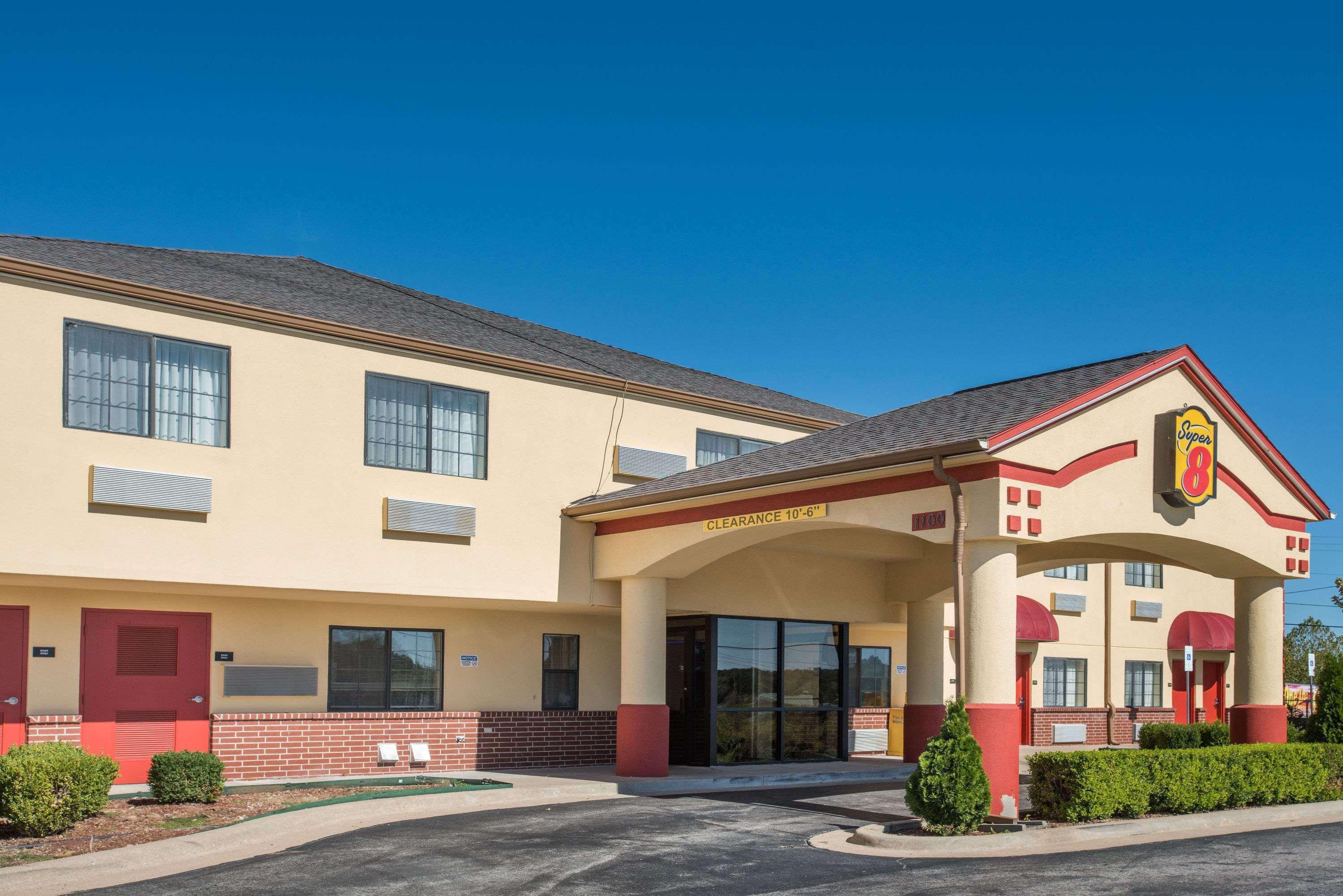 Super 8 By Wyndham Claremore Ok Екстериор снимка
