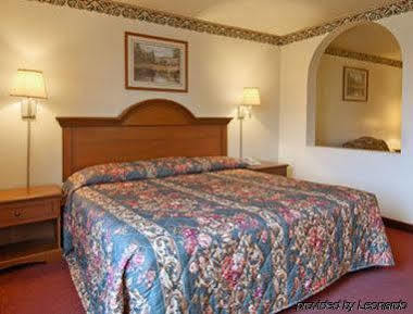 Super 8 By Wyndham Claremore Ok Екстериор снимка